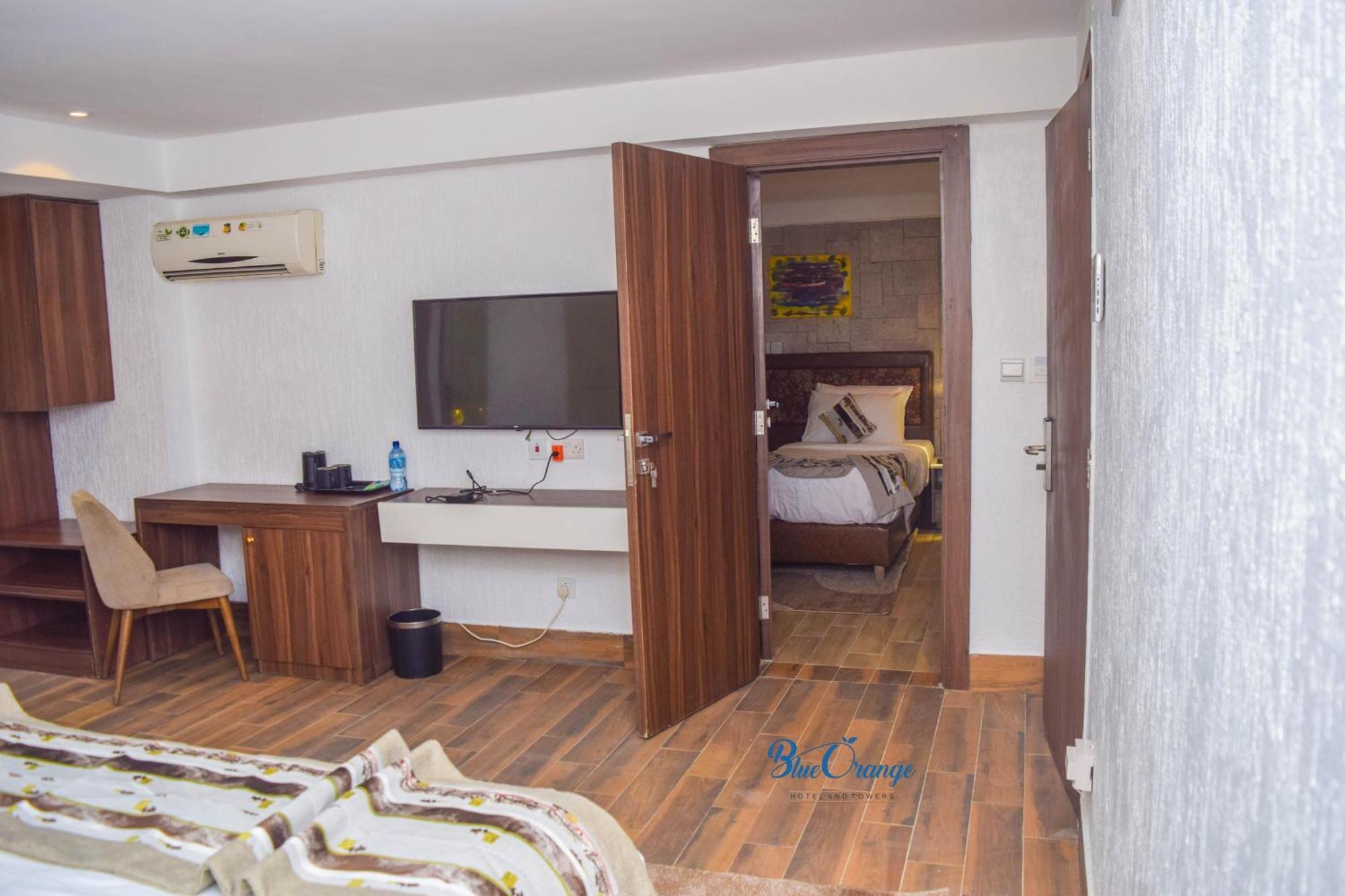 Blue Orange Hotel And Towers Shomolu Екстер'єр фото