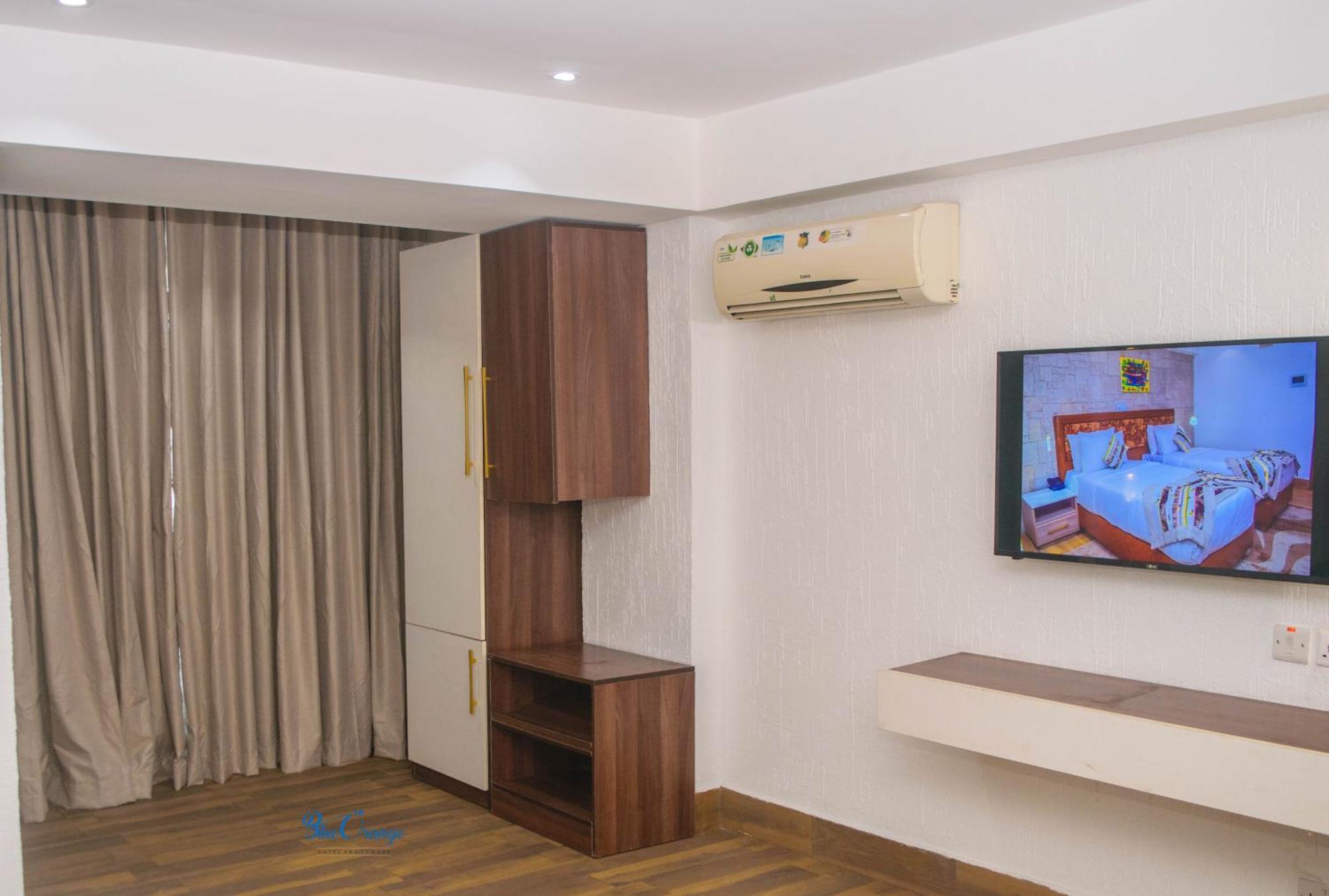 Blue Orange Hotel And Towers Shomolu Екстер'єр фото