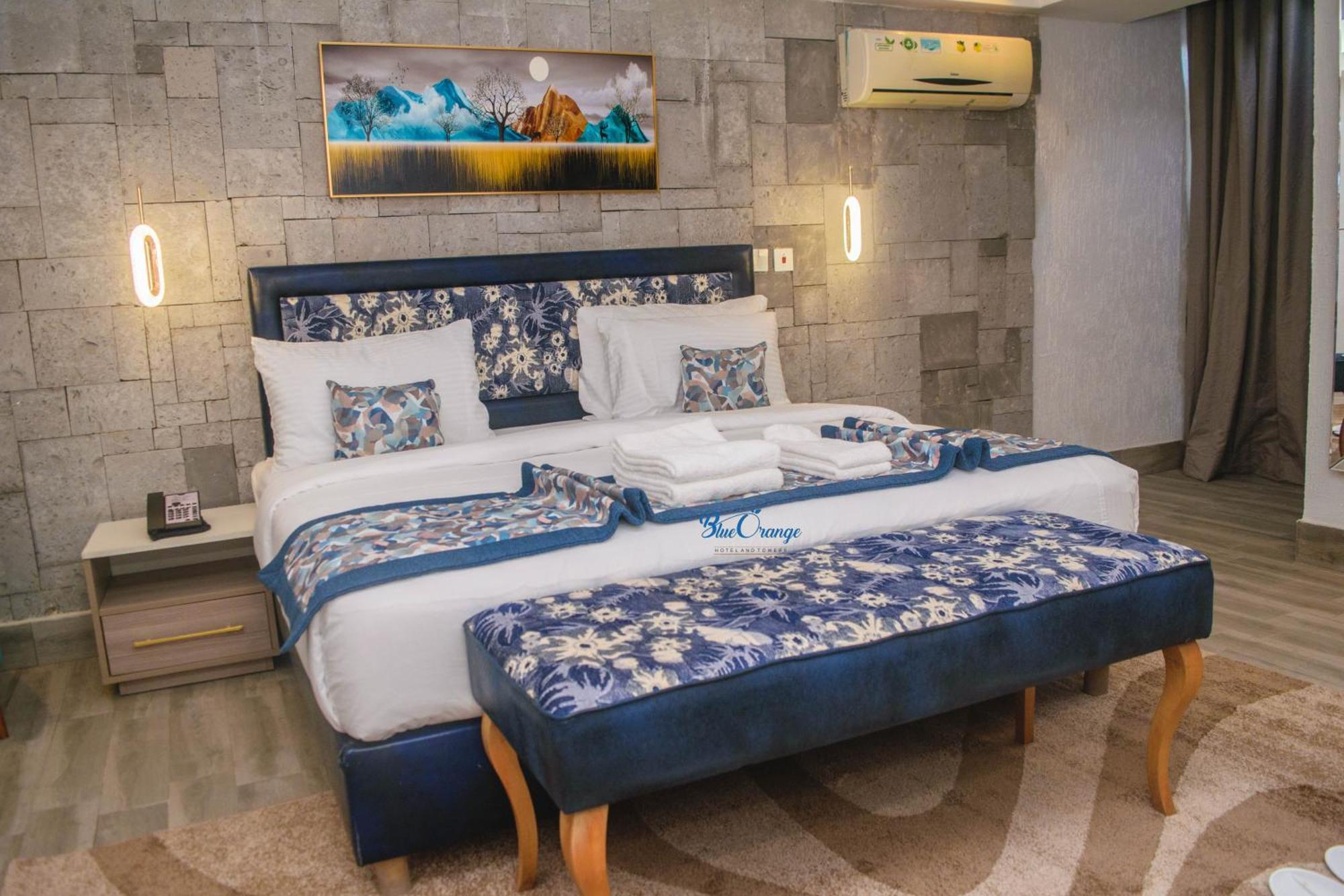 Blue Orange Hotel And Towers Shomolu Екстер'єр фото