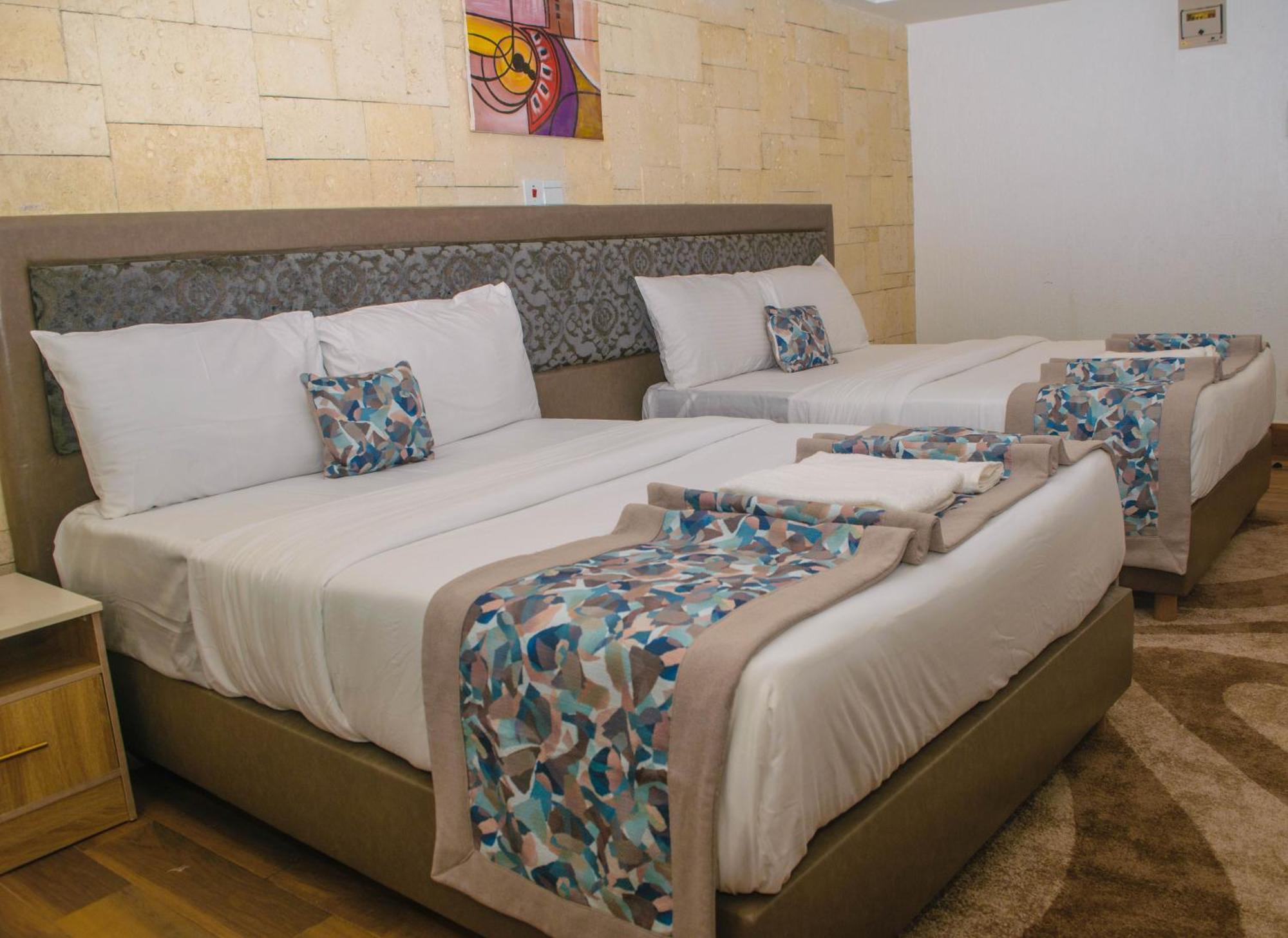 Blue Orange Hotel And Towers Shomolu Екстер'єр фото